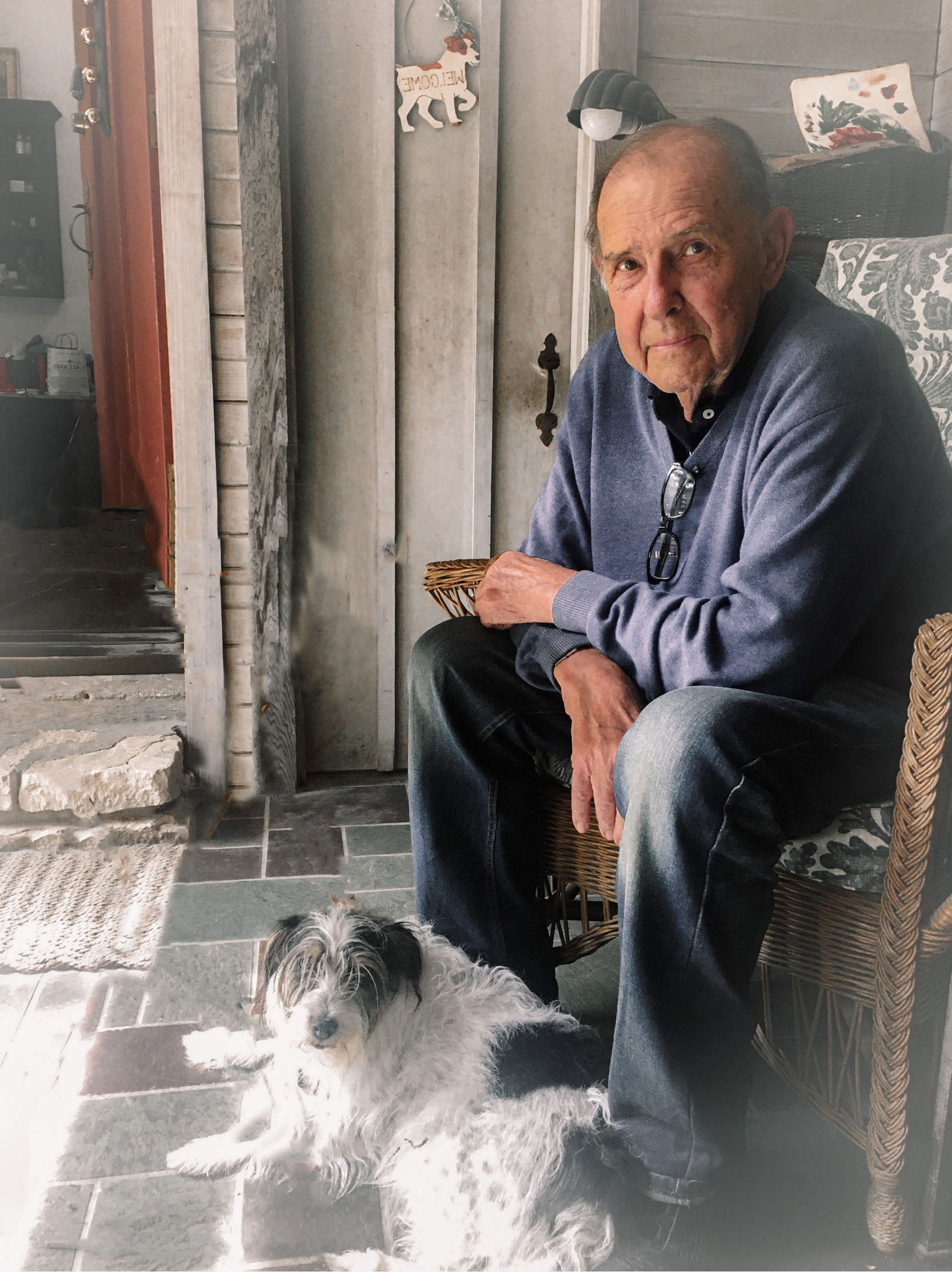 Ed-Mascarin-with-family-dog-faded Ed Mascarin of 32 Winds Wine